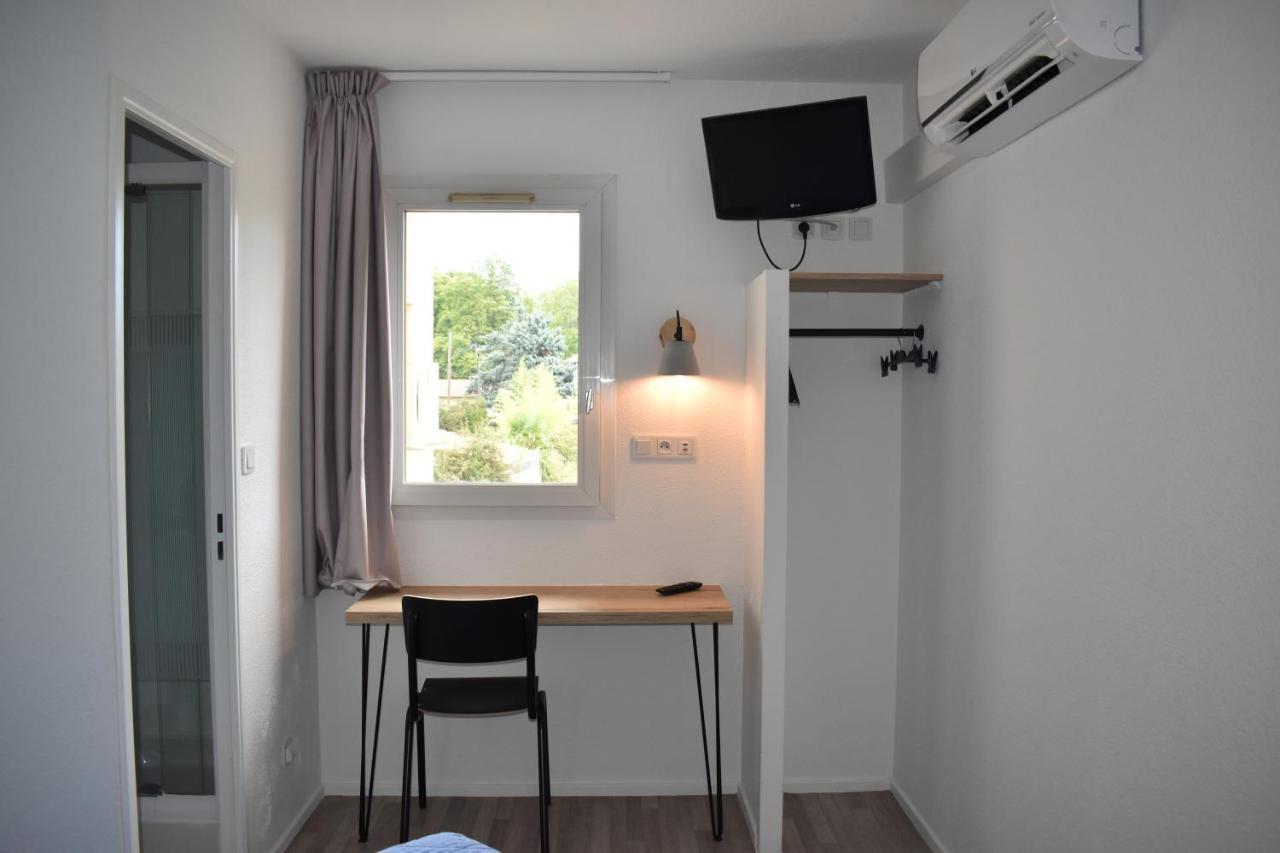 Cat'Hotel บูร์-เดอ-แปร์จ ภายนอก รูปภาพ